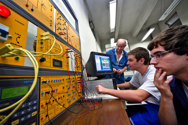 Comemoração dos 65 Anos dos Cursos de Mecânica - Etec