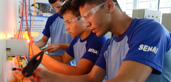 Alunos do SENAI em aula