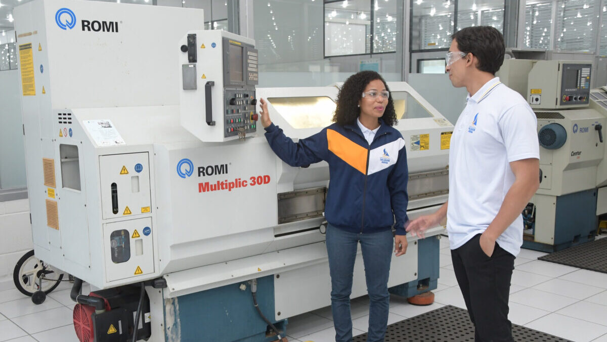 Quais são os cursos técnicos do Colégio Salvador Arena?