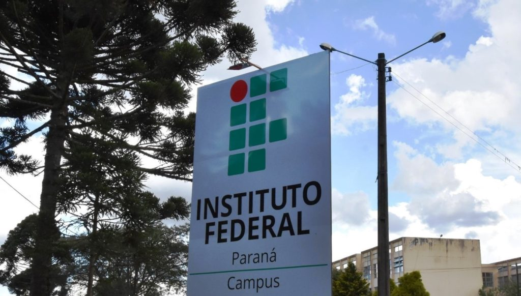 Quais são os cursos técnicos oferecidos pelo IFPR?